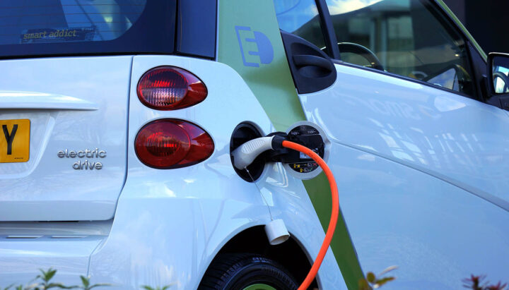 The Future of Electric Vehicles: Trends and Innovations in the Auto Industry